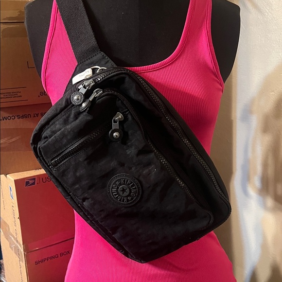 Kipling Black Convertible Crossbody/Fanny Pack - Picture 2 of 15